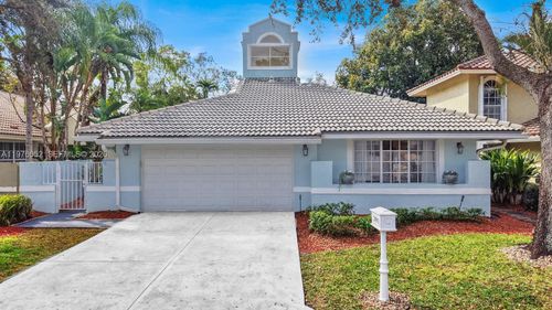 2091 Island Cir, Weston, FL, 33326 | Card Image