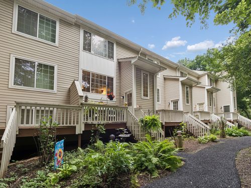 257-257 W Whispering Oaks Ln, Round Lake, IL, 60073-3583 | Card Image