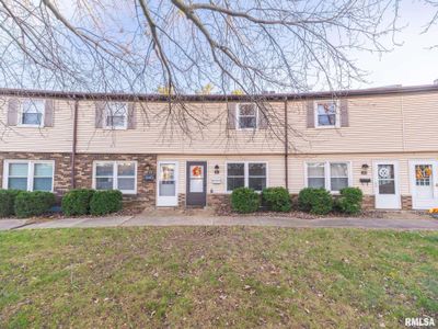 1934 Canterbury Drive, Condo with 2 bedrooms, 1 bathrooms and null parking in Washington IL | Image 1