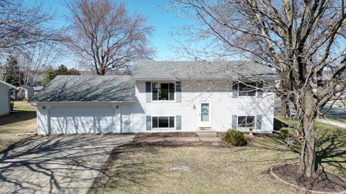 1109 5th St Ne, Stewartville, MN, 55976-1572 | Card Image