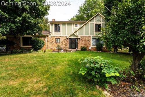 2780 Sun Terrace Drive, Hartland Twp, MI, 48353 | Card Image