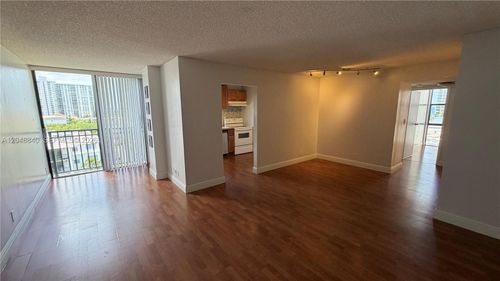 914-17021 N Bay Rd, Sunny Isles Beach, FL, 33160-3684 | Card Image