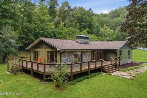 239 Woodland Hts, Robbinsville, NC, 28771-9408 | Card Image