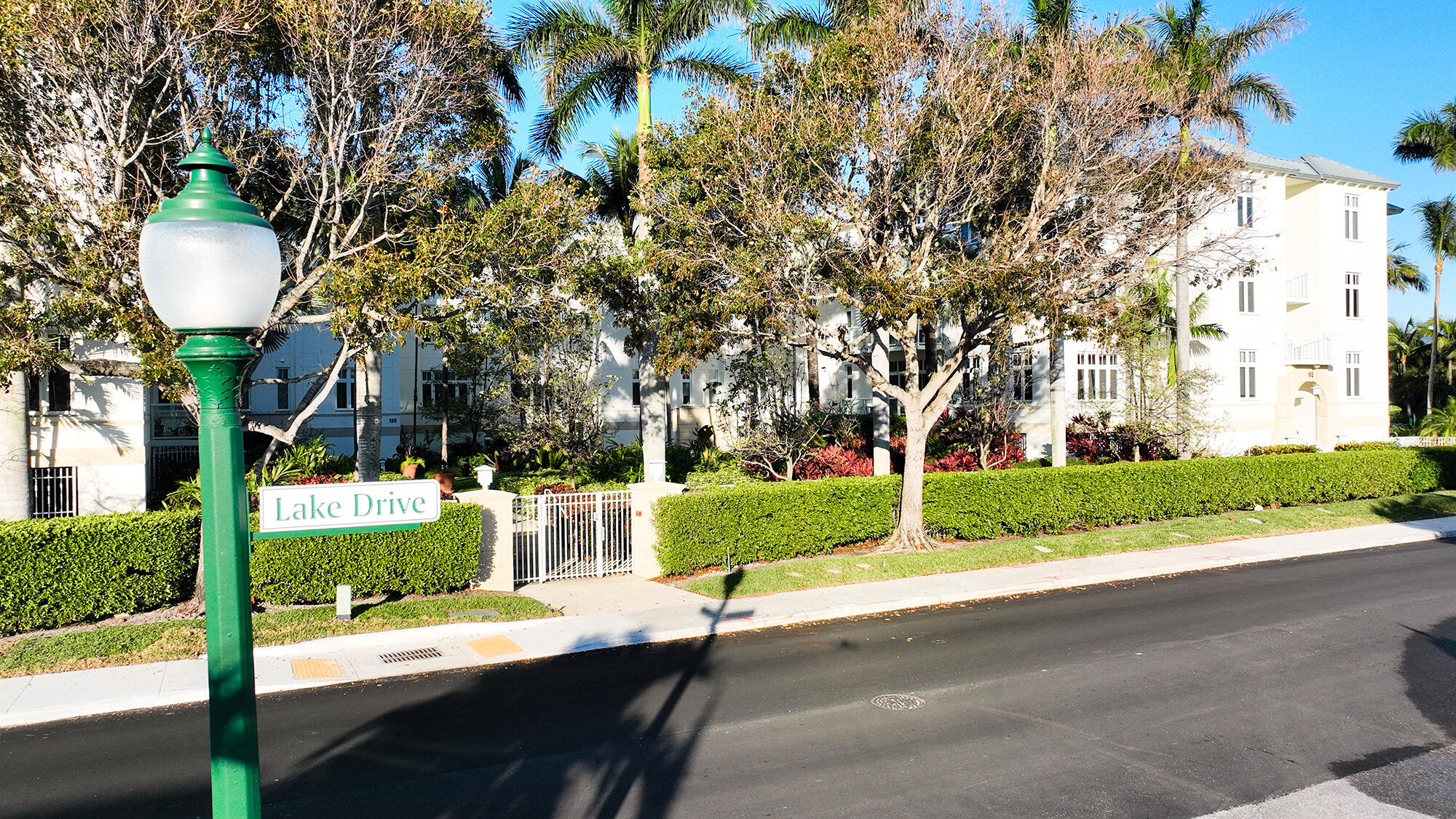 Residential in Palm Beach Shores 4