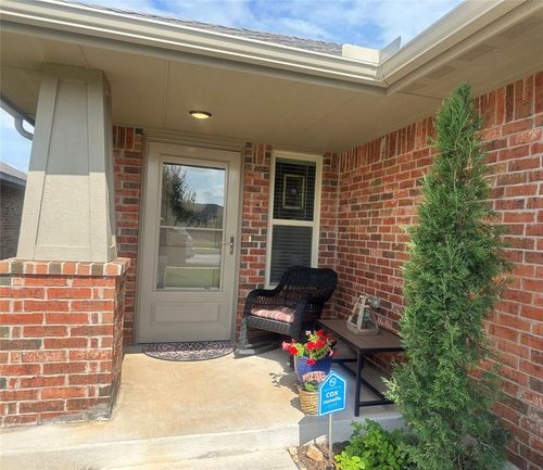 3812 Central Park Drive, Moore, OK, 73160 | Card Image