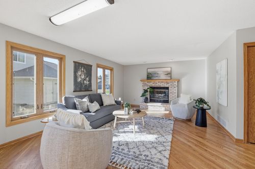 3880 Minnesota Ln N, Plymouth, MN, 55446-4224 | Card Image