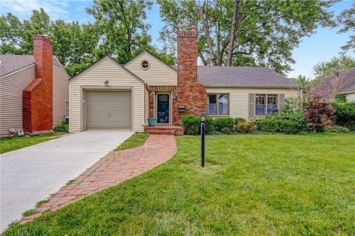 5939 Delmar St, Fairway, KS, 66205-3114 | Card Image