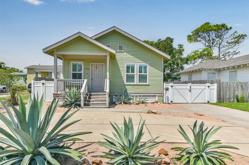 5008 Avenue O 1/2, Galveston, TX, 77551-4855 | Card Image