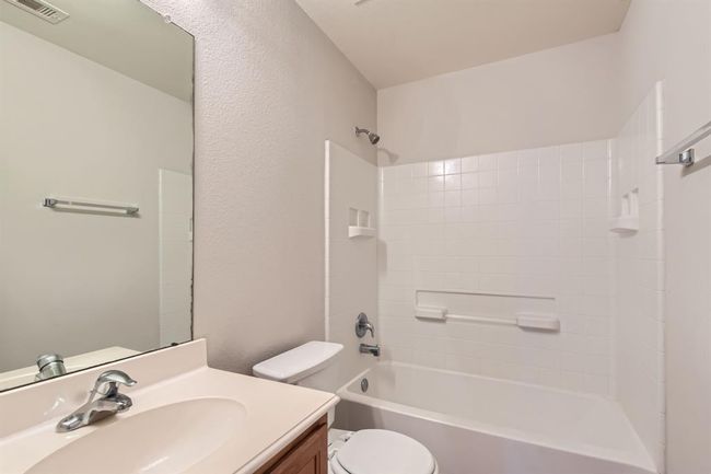 Bathroom | Image 18