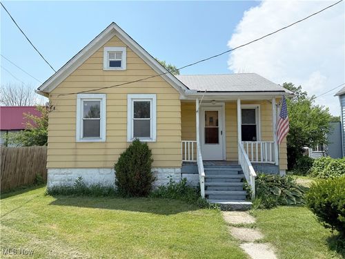 5048 Grove Avenue, Lorain, OH, 44055 | Card Image