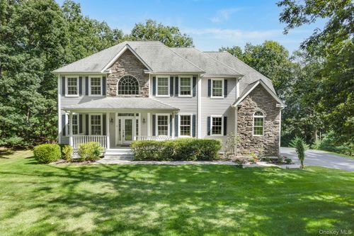 127 Shagbark Ln, East Fishkill, NY, 12533-5281 | Card Image