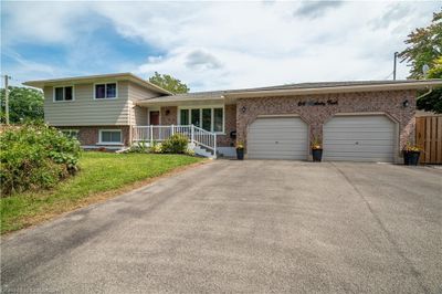 64 Melody Trail, House other with 5 bedrooms, 2 bathrooms and 4 parking in Saint Catharines ON | Image 1