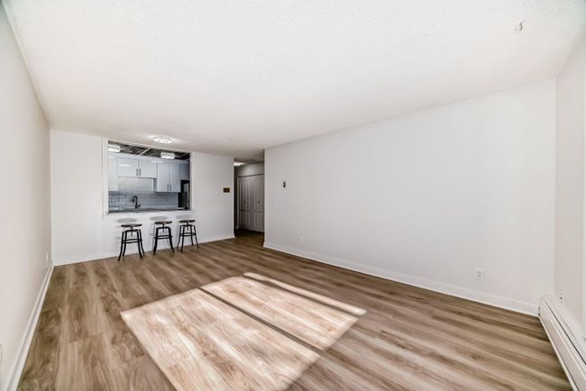 305 - 1712 38 Street Se, Home with 2 bedrooms, 1 bathrooms and 1 parking in Calgary AB | Image 11