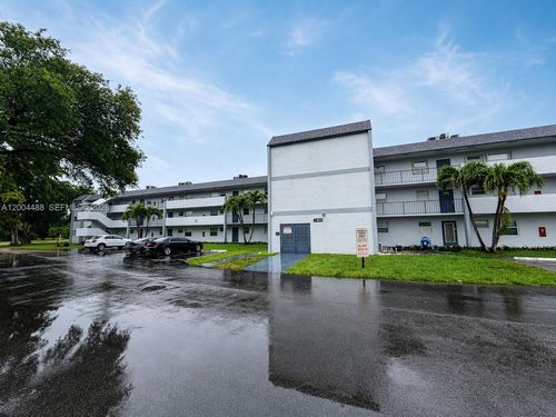 301t-8421 Lagos De Campo Blvd, Tamarac, FL, 33321-3751 | Card Image