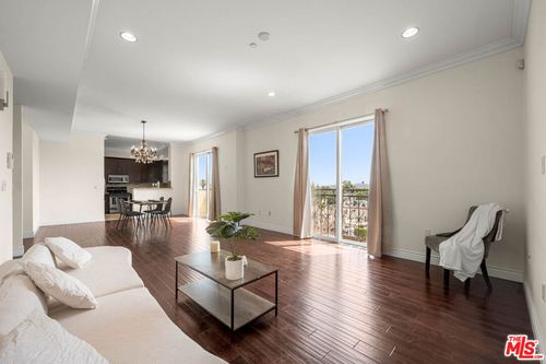401-9049 Alcott St, Los Angeles, CA, 90035-3801 | Card Image