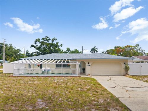 7816 3rd Ave W, Bradenton, FL, 34209-3240 | Card Image