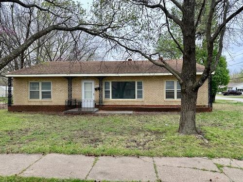 401 S Scraper St, Vinita, OK, 74301-4249 | Card Image