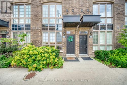 20-26 Ernest Ave, Toronto, ON, M6P0B8 | Card Image