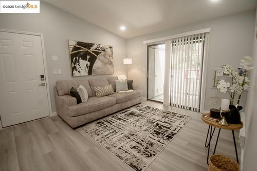 apt-231-5 Lancaster Cir, Bay Point, CA, 94565-6658 | Card Image