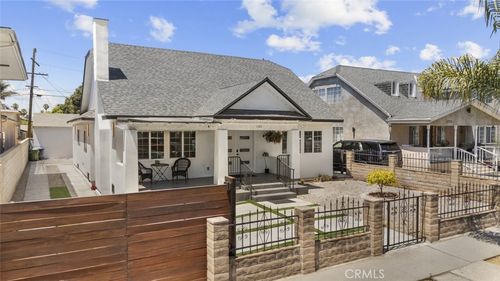 1727 N Kenmore Ave, Los Angeles, CA, 90027-4011 | Card Image