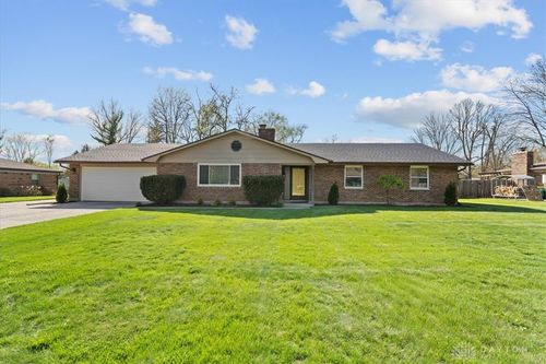 1635 Yalta Rd, Beavercreek, OH, 45432-2327 | Card Image