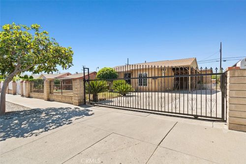 10481 Ilex Ave, Pacoima, CA, 91331-3138 | Card Image