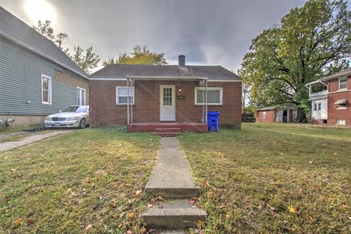 1329 E Main St, Decatur, IL, 62521-2937 | Card Image