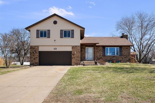3545 W Harbor Dr, Bettendorf, IA, 52722-5515 | Card Image