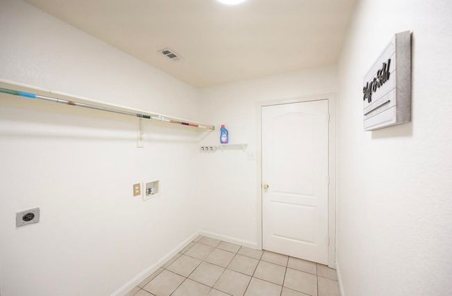 8729 Shavano Dr, House other with 3 bedrooms, 2 bathrooms and null parking in Fort Worth TX | Image 21