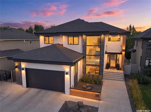 38 Wright Manor, Saskatoon, SK, S7N2C9 | Card Image