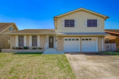 136 Linda Ct, Gretna, LA, 70053-4920 | Card Image