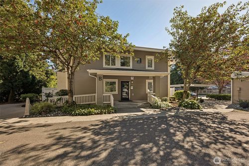 apt-b208-831 126th Pl Ne, Bellevue, WA, 98005-3233 | Card Image