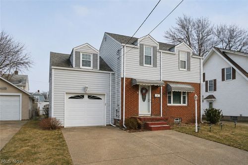942 Bellflower Ave Sw, Canton, OH, 44710-1534 | Card Image