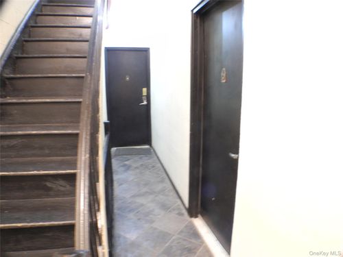 252 E 33rd St, New York, NY, 10016-4840 | Card Image