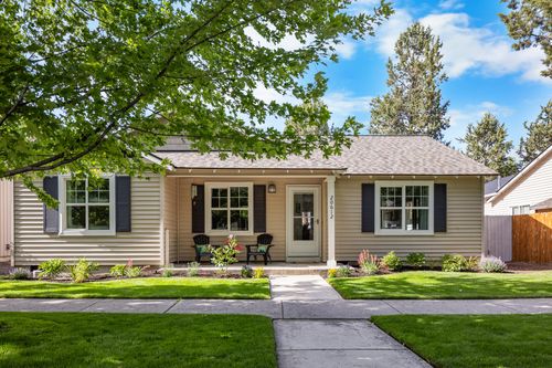 20612 Daisy Ln, Bend, OR, 97702-2877 | Card Image