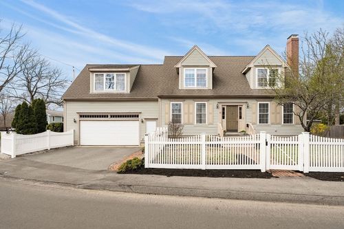 55 Wompatuck Rd, Hingham, MA, 02043-1175 | Card Image