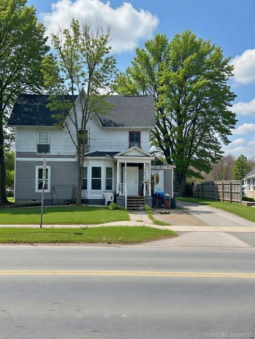 59 E Burdick St, Oxford, MI, 48371-4926 | Card Image