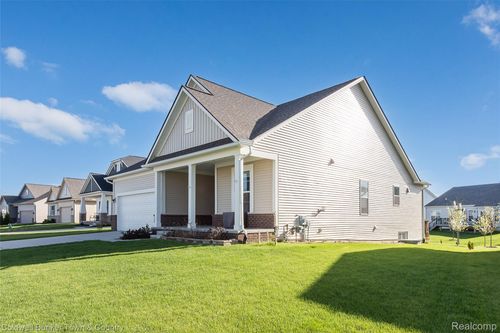 8126 Carston Ln, Brighton, MI, 48116-6822 | Card Image