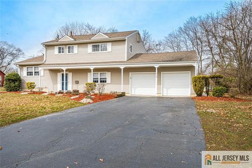 10 Stevens Rd, Kendall Park, NJ, 08824-1421 | Card Image