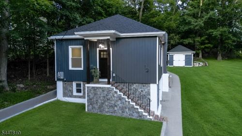 13 Maine St, Lake Hopatcong, NJ, 07849-1669 | Card Image