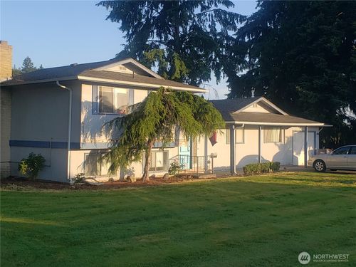 11072 Peacock Ln, Burlington, WA, 98233-1449 | Card Image