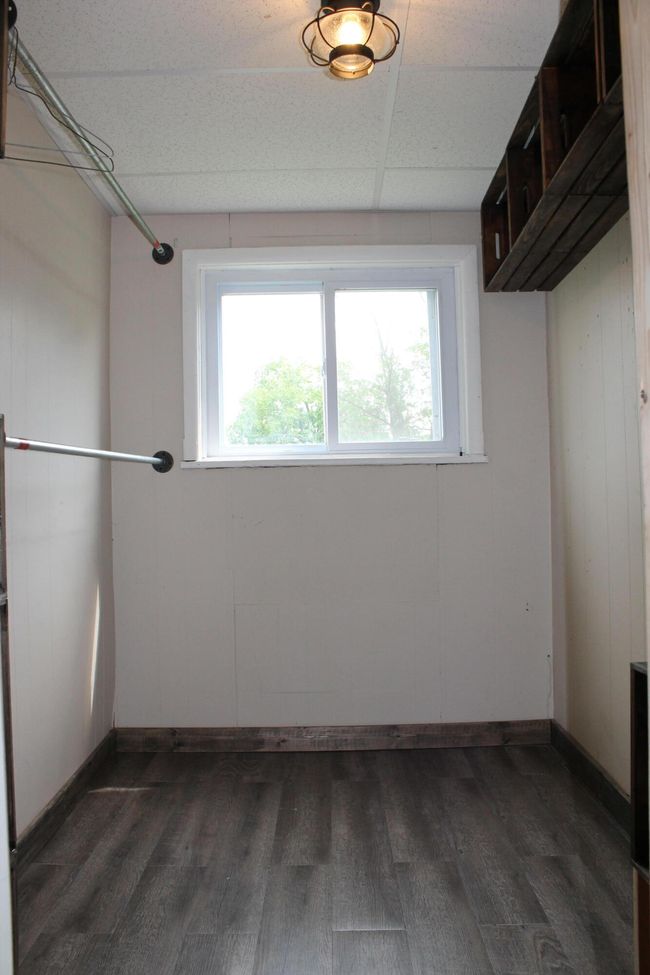 UpstairsCloset | Image 33