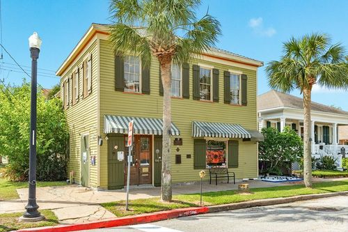 1201 Post Office St, Galveston, TX, 77550-5040 | Card Image