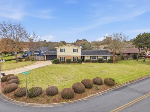 130 Lake Lorraine Cir, Shalimar, FL, 32579-1641 | Card Image