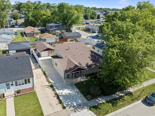 7306 W 115th St, Worth, IL, 60482-1735 | Card Image