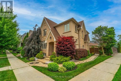 2 Glengordon Cres, Markham, ON, L6C0K1 | Card Image