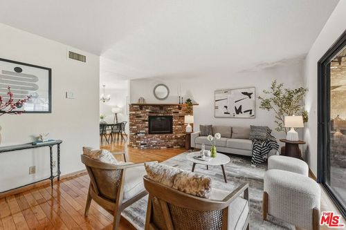 apt-f-645 E Magnolia Blvd, Burbank, CA, 91501-2621 | Card Image