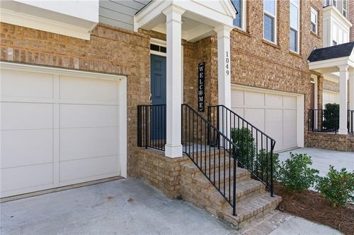1049 Caruso Dr, Buford, GA, 30518-0301 | Card Image