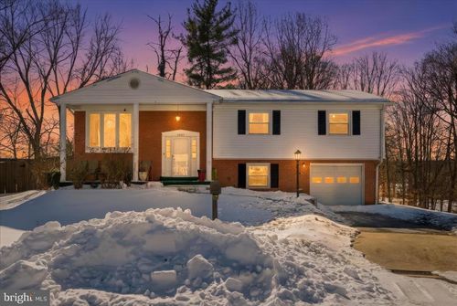 4907 Kenyon Ct, WOODBRIDGE, VA, 22193-4835 | Card Image