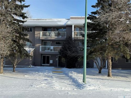 207-1808 Eaglesham Ave, Weyburn, SK, S4H3A8 | Card Image